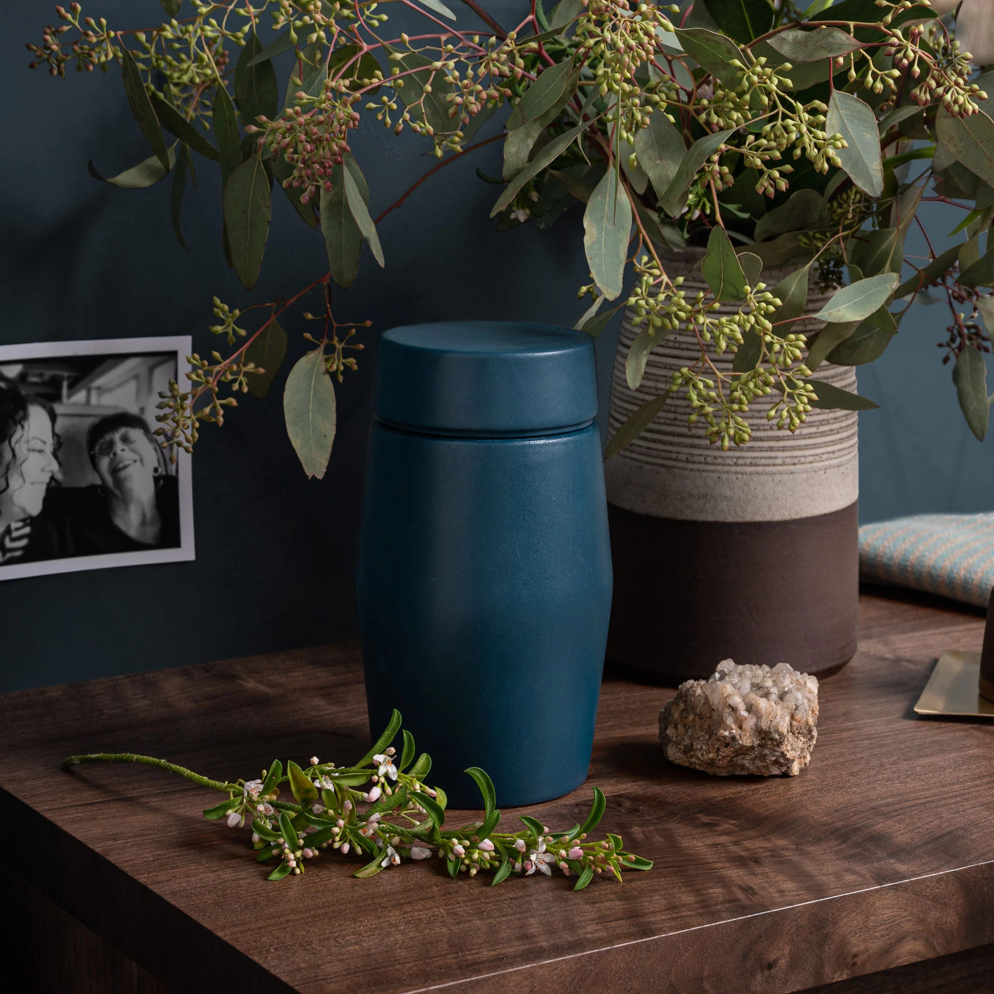 The Epoch Urn in White - Image 3
