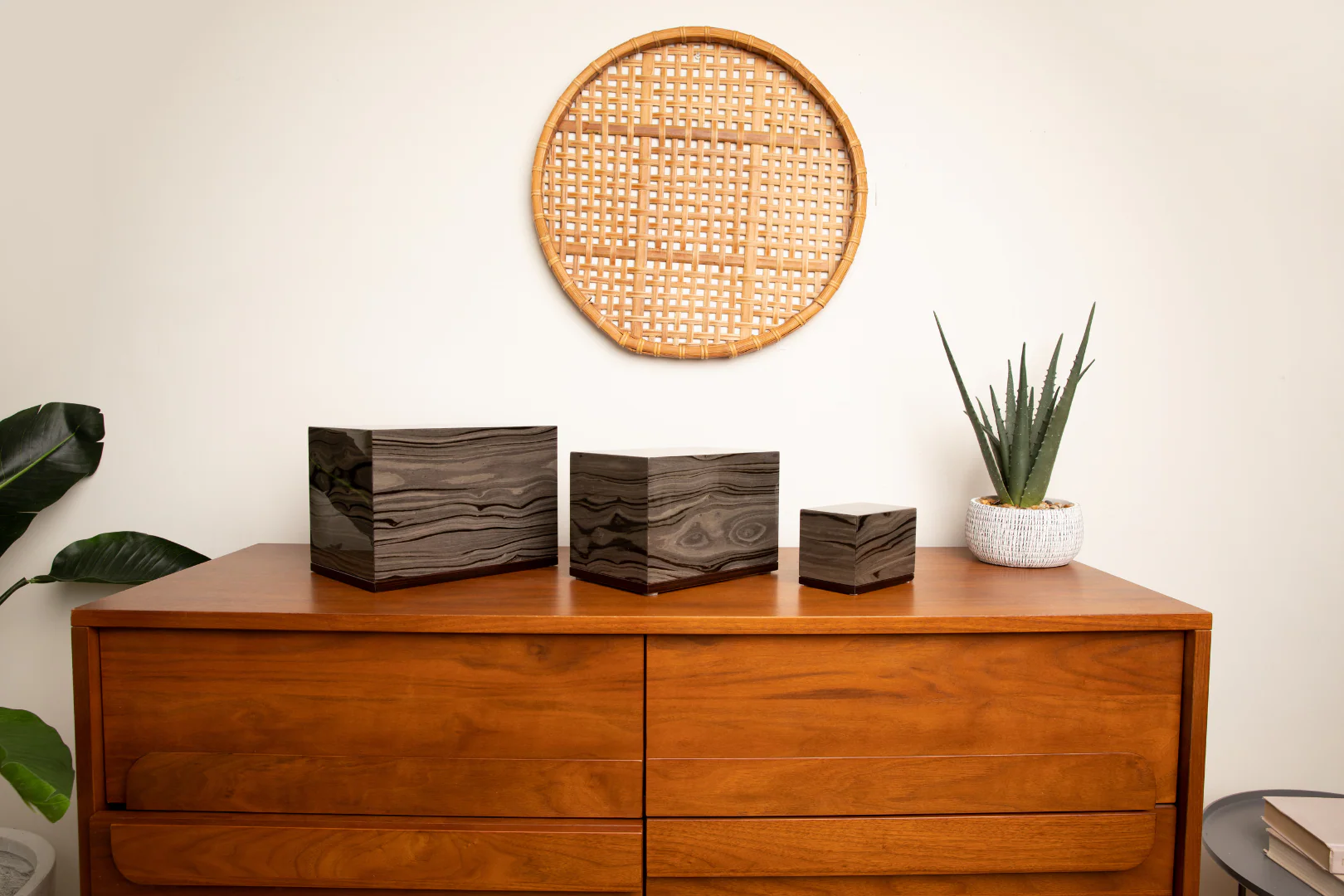 The Hudson Urn in Striped Brown - Image 6