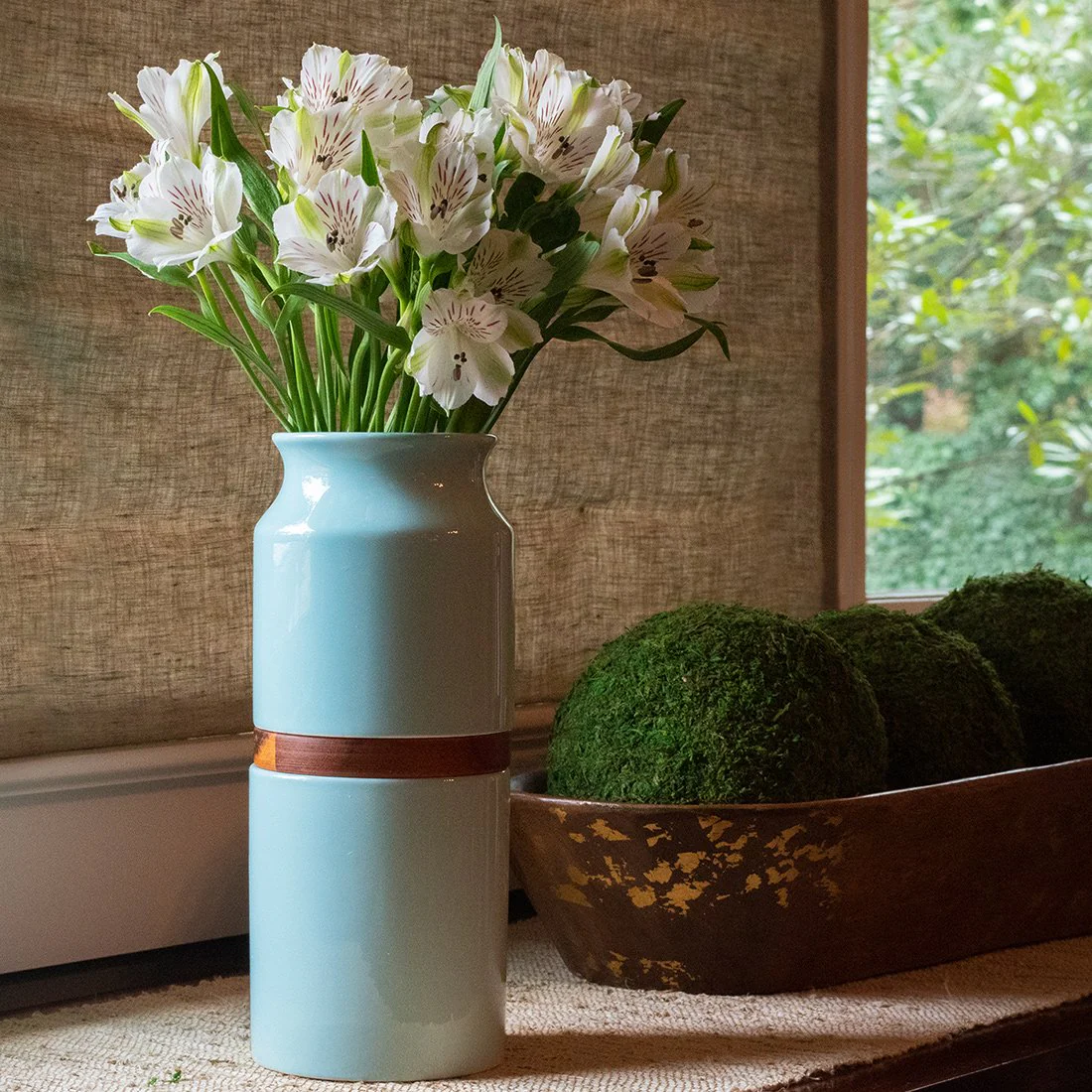 The Vega Vase Urn in Blue - Image 5