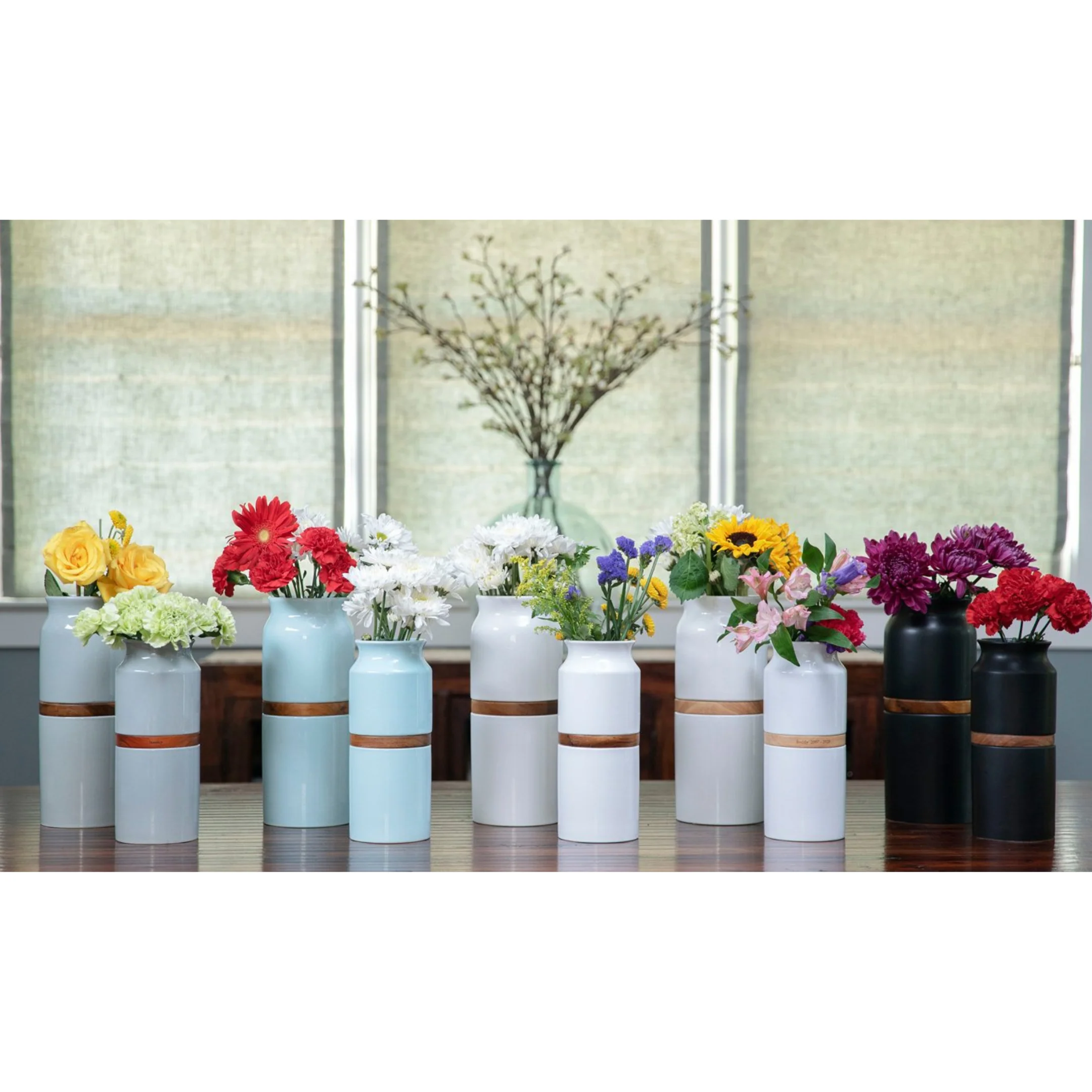 The Vega Vase Urn in Black - Image 7